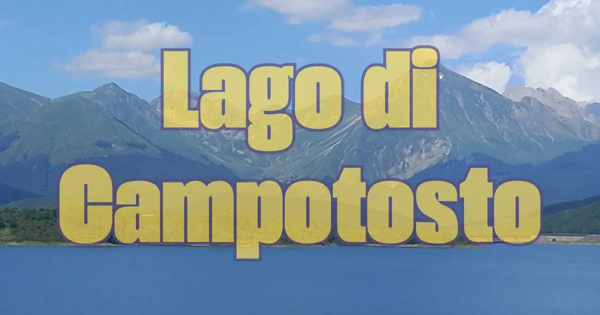 Lago italiano dai colori straordinari, che sembra un'opera d'arte naturale.